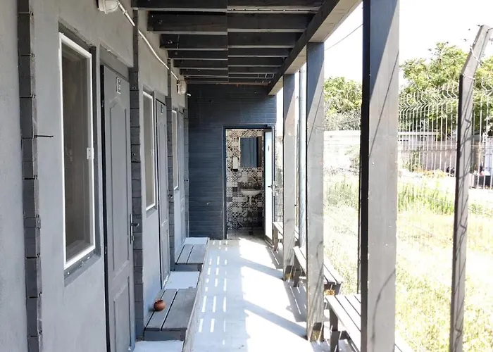 Arest 汽车旅馆 *