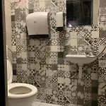 Arest Motel *